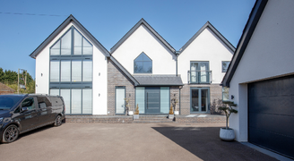 Minimal framed glazing in Worcester